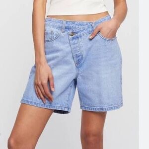 NWT LIONESS LOWRIDER denim shorts white crossover fly SIZE LARGE